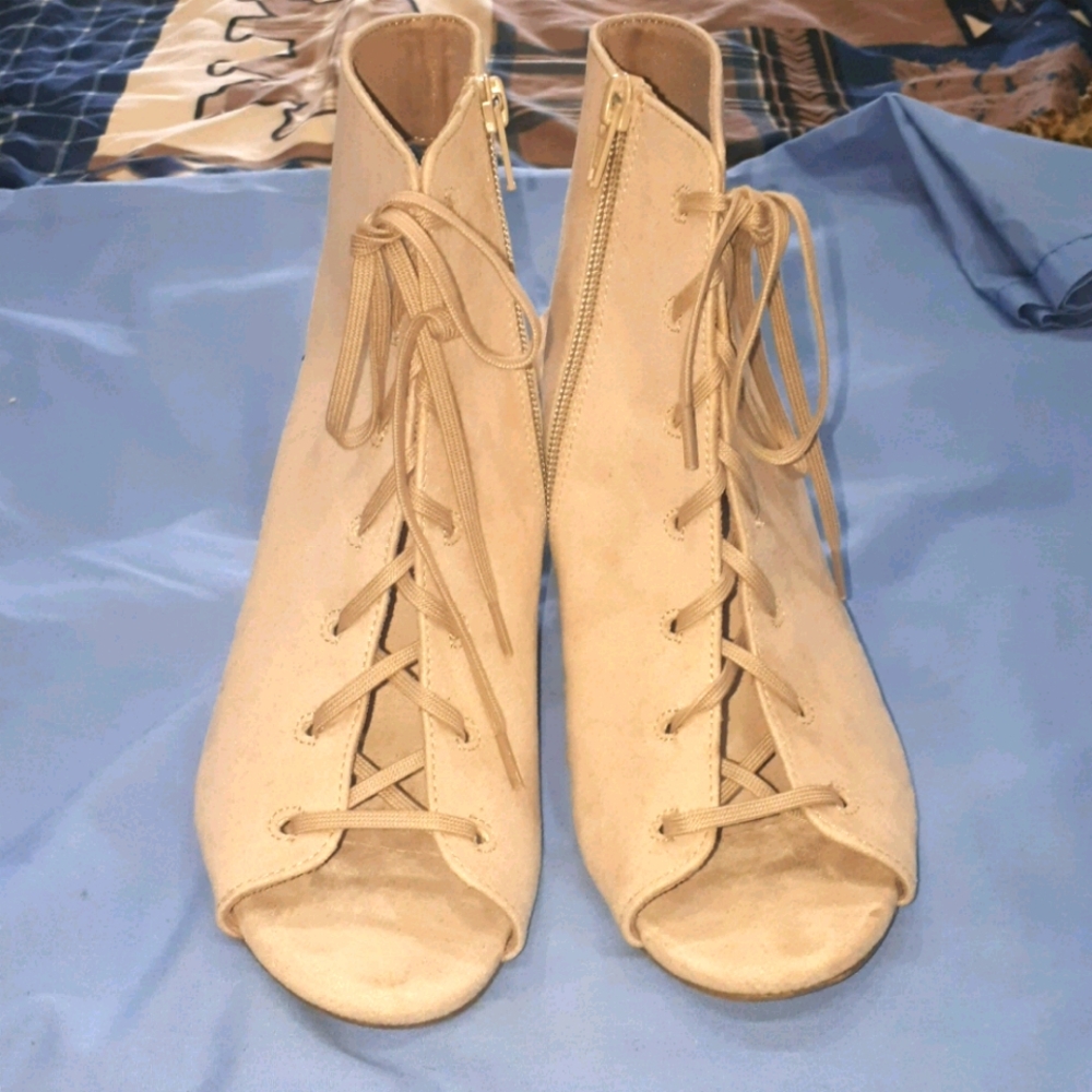 Shooties - Picture 3 of 4